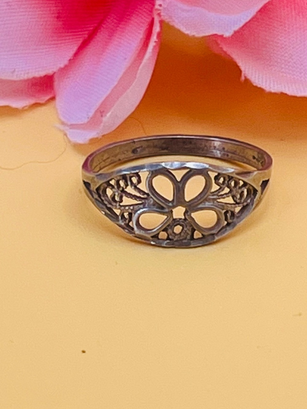 Vintage Silver Floral  Ring size 5